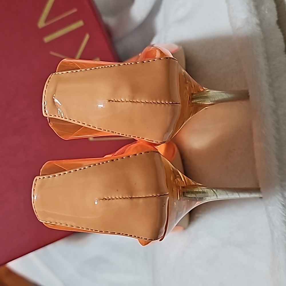 MACKIN J HEELS ORANGE - Picture 4 of 6